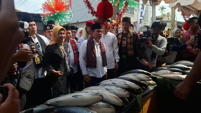 Pramono Borong Bandeng Jumbo 14 Kg, Sebuah Langkah besar untuk Menyelamatkan UMKM!
