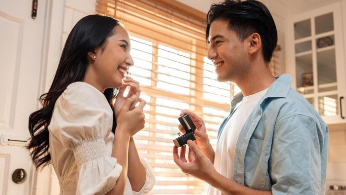 Ilustrasi hadiah perhiasan