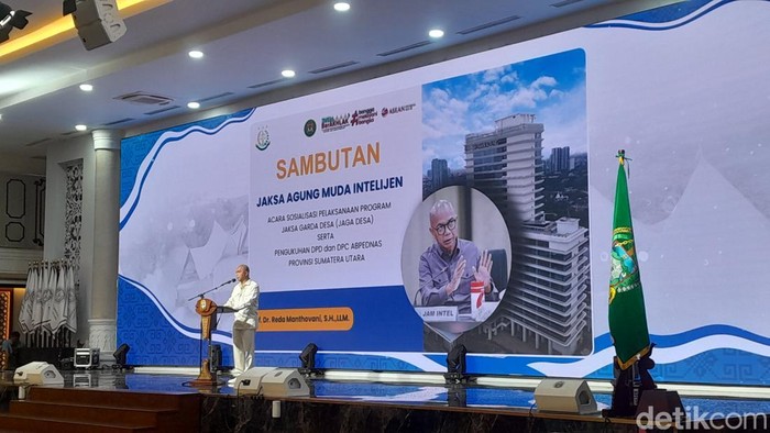 Jamintel Reda Manthovani saat sambutan dalam acara sosialisasi program Jaga Desa serta pelantikan Abpednas DPD dan DPC seluruh Sumut.