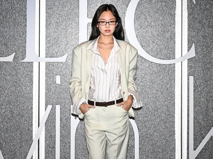 Jennie BLACKPINK menghadiri fashion show Calvin Klein di New York.