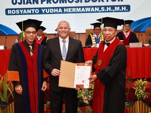 Bangganya Kapolda Kalsel Raih Gelar Doktor dari ULM Banjarmasin