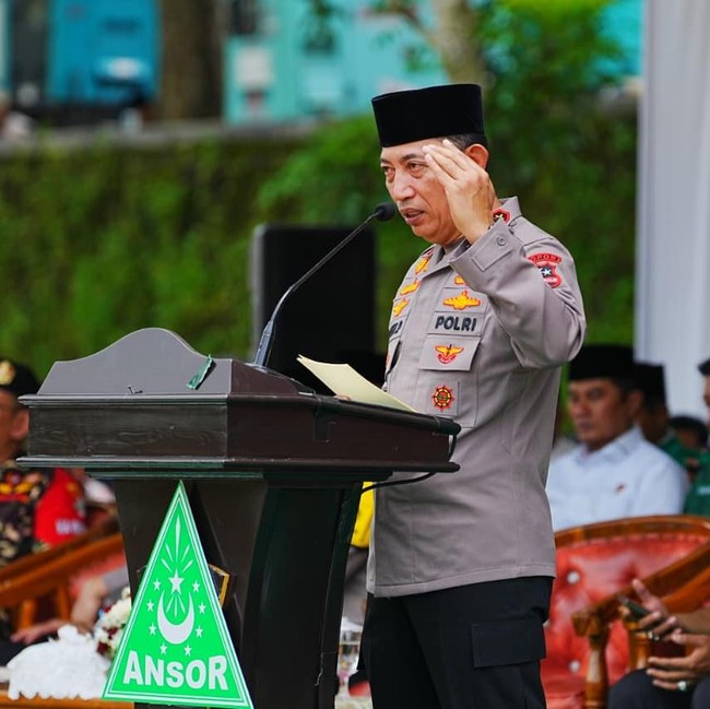 Momen Kapolri Ajak Kader GP Ansor-Banser Kawal Program Pemerintah