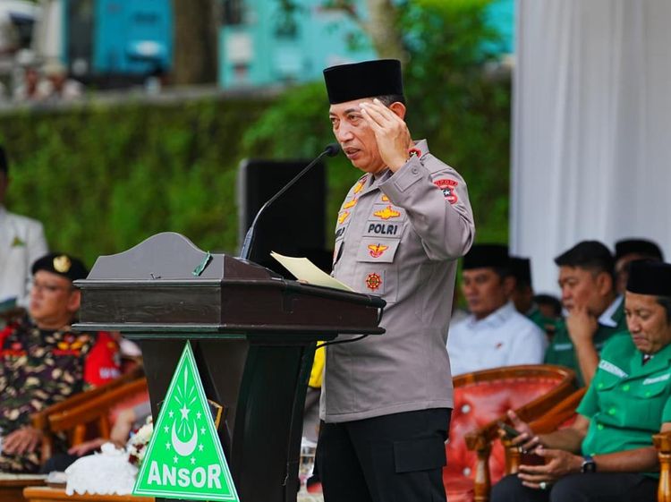 Momen Kapolri Ajak Kader GP Ansor-Banser Kawal Program Pemerintah