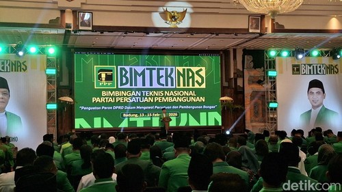 Ketua Umum PPP, Muhamad Mardiono, saat memberi sambutan dalam pembukaan Bimbingan Teknis Nasional Anggota DPRD se-Indonesia Fraksi PPP di Kuta, Bali, Sabtu (14/2/2026). (Foto: Fabiola Dianira/detikBali)