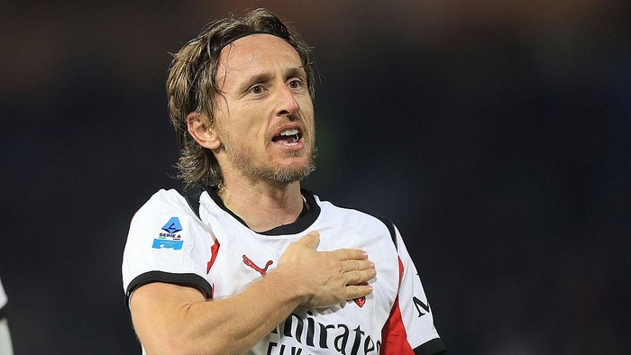 PISA, ITALY - FEBRUARY 13: Luka Modric of AC Milan celebrates after scoring a goal during the Serie A match between Pisa SC and AC Milan at Arena Garibaldi on February 13, 2026 in Pisa, Italy. (Photo by Gabriele Maltinti/Getty Images)