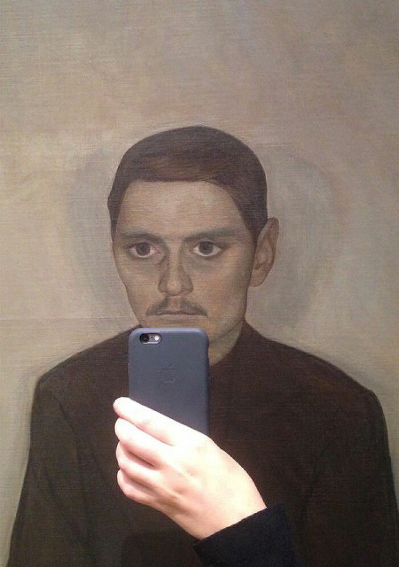 Lukisan klasik abad pertengahan ini tampak seperti sedang mengangkat ponsel untuk selfie
