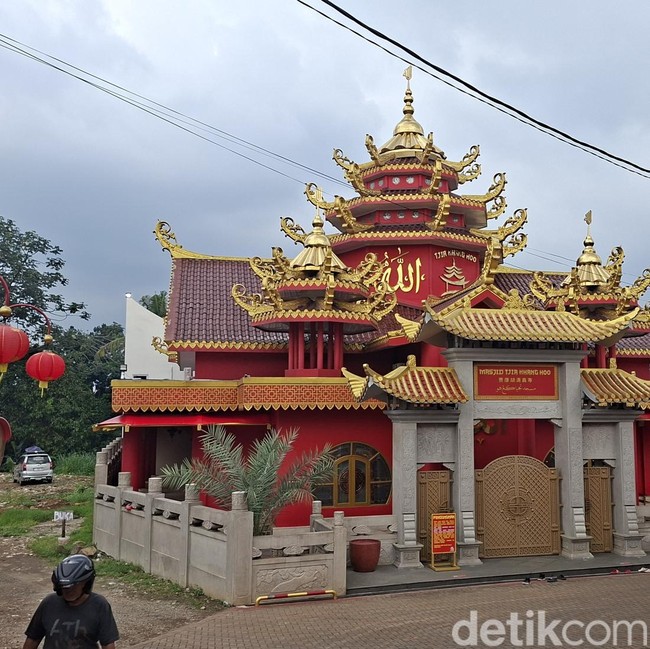 Sekilas Mirip Kelenteng, Ternyata Masjid Tjia Kang Hoo