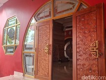 Masjid Tjia Khang Hoo: Arsitektur Tionghoa, Lampion Imlek, dan Kisah Toleransi