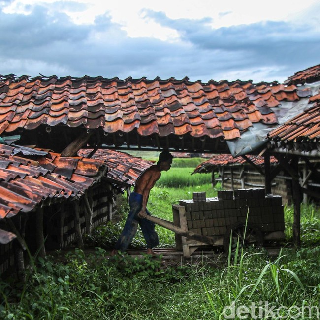 Menjaga Bara Terakhir Lio Cibarusah