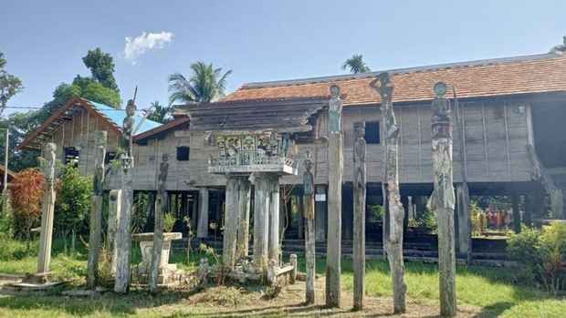 Patung sapundu di Desa Tumbang Malahoi.