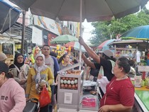 Tak Kapok, PKL dan Parkir Liar Penuhi Trotoar Glodok Lagi Usai Ditertibkan