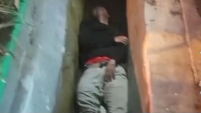 Pemotor ditemukan tergeletak di got usai kecelakaan tunggal di Bogor Selatan, Sabtu (14/2/2026).