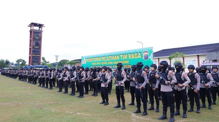 Polda Riau menutup pelatihan Tim Raga Tahun Anggaran 2026, Sabtu (14/2/2026). Tim RAGA diharapkan lebih responsif dalam menghadapi gangguan kamtibmas jelang Ramadan.