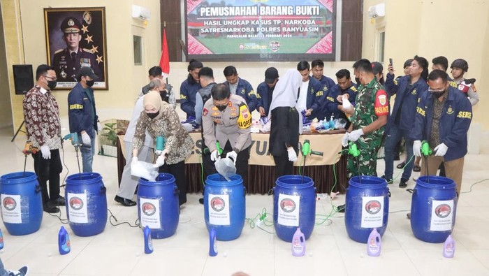 Sabu 21 kg hasil tanggakpan di Banyuasin dimusnahkan