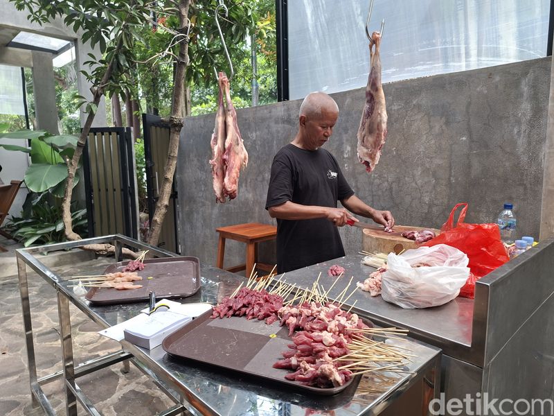 Sate Sineureut Hadori