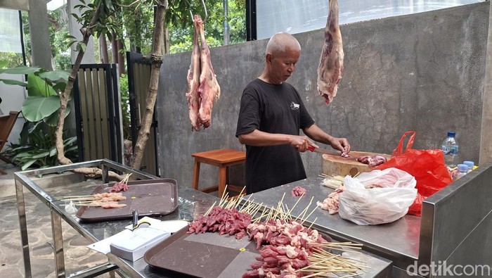 Sate Sineureut Hadori