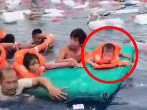 Video: Balita Terombang-ambing di Atas Matras saat Kapal Karam di Laut Sultra