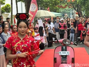 Street Fashion Bertema Imlek Ramaikan Kopinang Kediri, 24 Peserta Adu Gaya