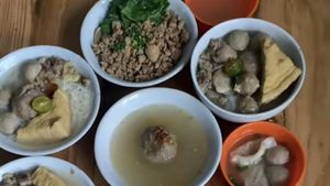 Video: Bakso Gepeng Sultan Hits di Pasar 8 Alam Sutera