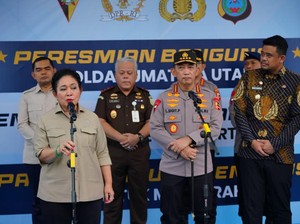 Hadiri Pelepasan 22 Kontainer Bantuan Kemanusiaan Polri, Ketua Komisi IV DPR Apresiasi Polri