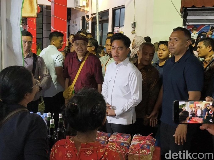 Wakil Presiden RI, Gibran Rakabuming Raka, saat berkunjung ke Semawis, Kota Semarang, Sabtu (14/2/2026).