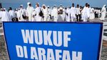 240 Calon Haji Ikuti Manasik di Pantai Manakarra Mamuju