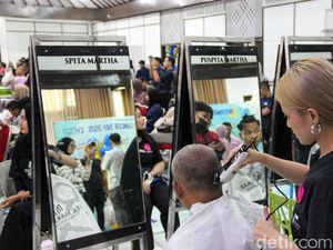 Aksi Solidaritas Cukur Rambut Peringati Hari Kanker Anak Sedunia