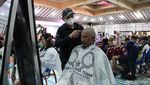 Aksi Solidaritas Cukur Rambut Peringati Hari Kanker Anak Sedunia
