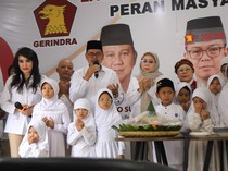 Legislator Himmatul Aliyah Sapa Warga dalam Kegiatan Pengobatan Gratis di Ragunan