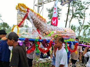 Festival Kadhisah, Tumpeng Kue Cucur Sambut Ramadan di Bondowoso