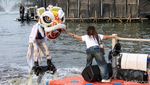 Barongsai Terbang di Atas Air Ramaikan Long Weekend Imlek