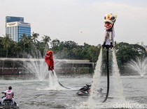 Barongsai Terbang di Atas Air Ramaikan Long Weekend Imlek