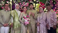 Momen Claudia foto bersama orang tua dan calon mertua. Foto: Instagram Story @claudiaudie