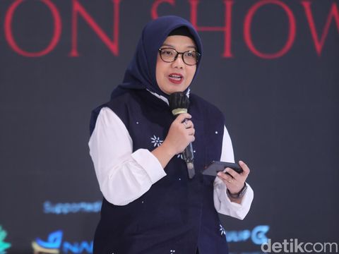 Direktur Fesyen Kemenekraf Romi Astuti