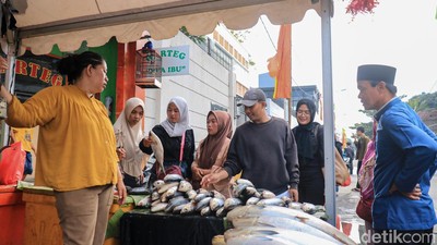 Festival Bandeng Rawa Belong 2026 Diserbu Warga Jelang Imlek
