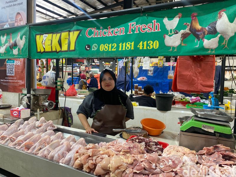 Fresh Market Emerald Bintaro Pantauan harga bahan baku masakan di Fresh Market Emerald Bintaro menjelang Ramadan 2026