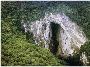 Pintu Gua Tertinggi Dunia Ditemukan, Ada Sungai Bawah Tanah hingga Air Terjun