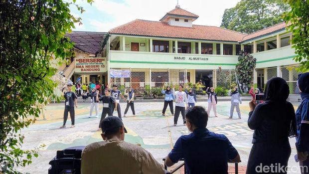 Kegiatan praktik olahraga di sekolah Kegiatan praktik olahraga di sekolah