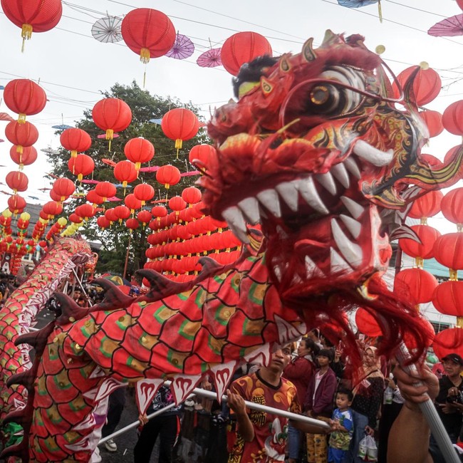 Kirab Liong Hidupkan Tradisi Imlek di Solo