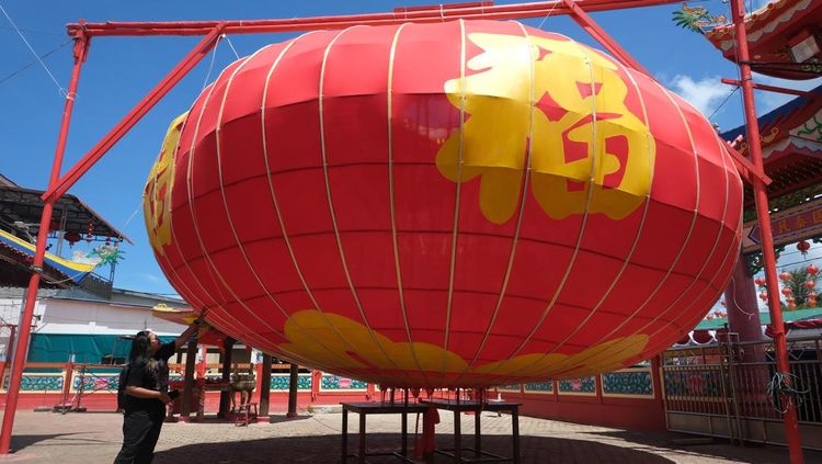 2 Lampion Raksasa di Kubu Raya