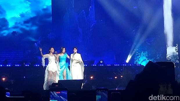 Mahalini Konser KOMA dari Mahalini.