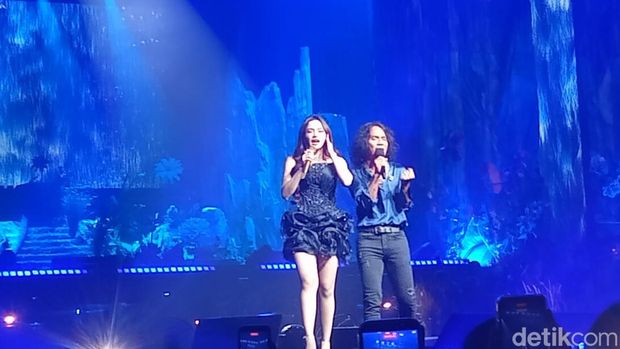 Mahalini Konser KOMA dari Mahalini.