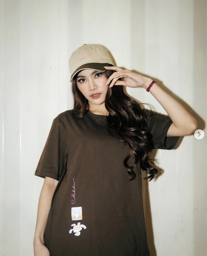 Mahalini Pamer Momen Bikin Kue Cokelat hingga Cheese Platter