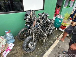 SAR Temukan Motor Siswi SMP yang Hanyut Terseret Banjir Semarang