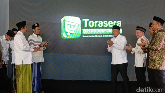 Peluncuran Torasera Nurja Berkah Milik Ponpes Nurul Jadid Paiton yang dihadiri Menteri Koperasi.