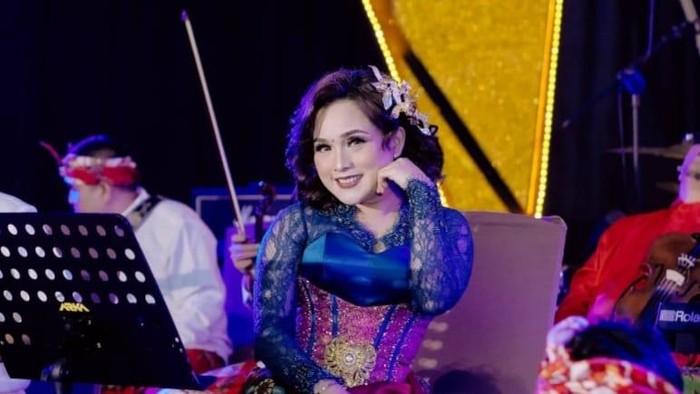 Penyanyi Sunda Rita Tila