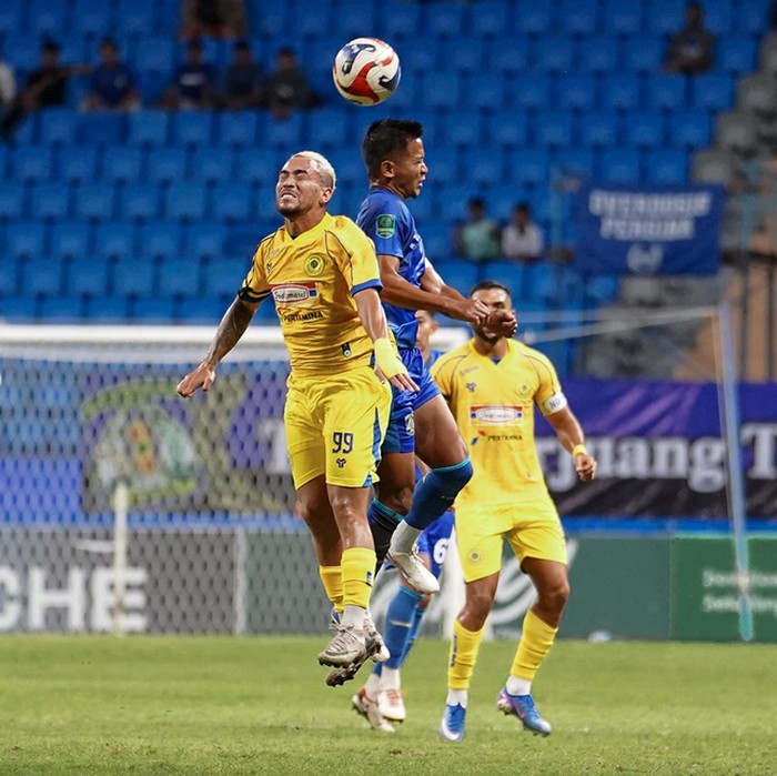 Persiba Balikpapan gagal meraih tiga poin di kandang, Stadion Batakan. Tim Beruang Madu ditahan imbang tanpa gol oleh Persiku Kudus.