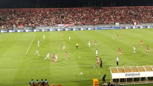 Pertandingan Bali United versus Persija Jakarta di Stadion Kapten I Wayan Dipta, Minggu (15/2/2026). (Krisna Pradipta/detikBali)