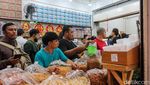 Petak Enam Glodok Ramai Jelang Imlek, Camilan dan Kue Keranjang Laris Manis