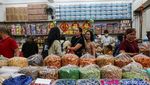 Petak Enam Glodok Ramai Jelang Imlek, Camilan dan Kue Keranjang Laris Manis